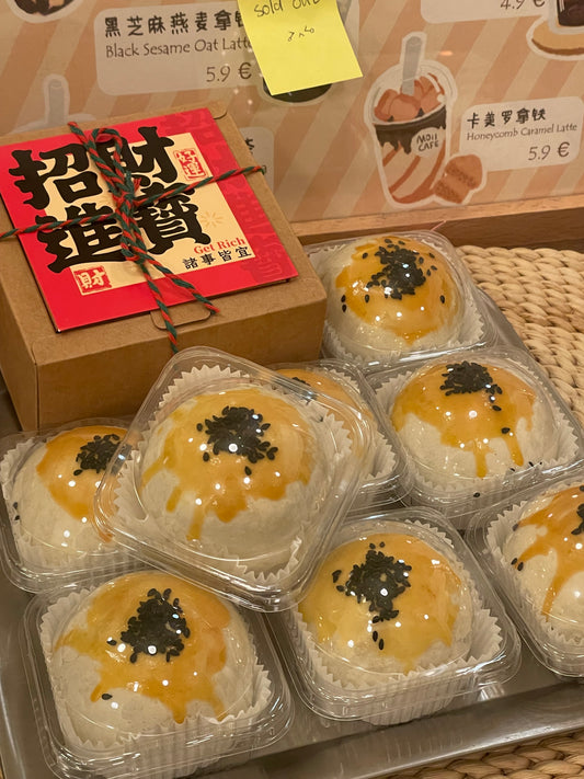 New Year Eggyolk Pastry Box