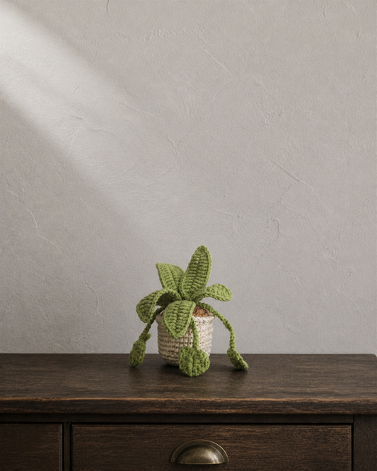 Trailing Leaf Magnetic Mini Potted Plant